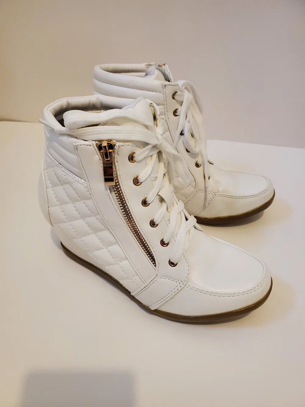 N/A stylish white